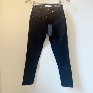 BRAND NEW (NWT) Women's DL 1961 Camila jeans in black, size 24.